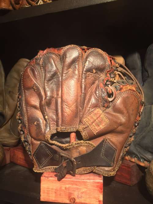 Leacock Basemitt Light Brown Back