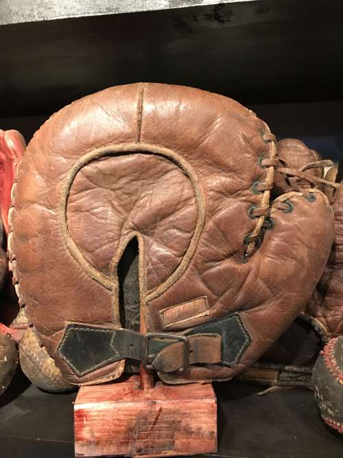 Philips V Notch Basemitt Back