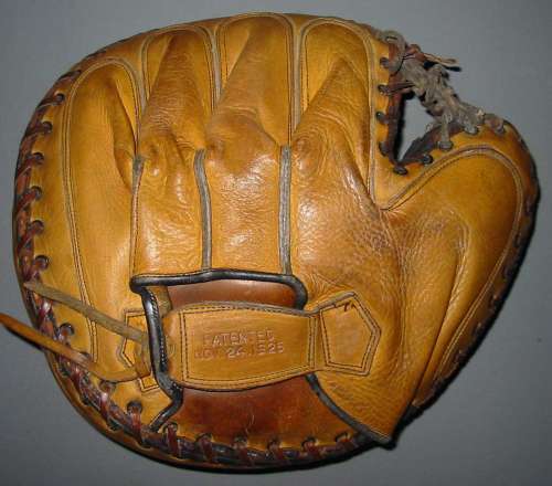Gabby Hartnett Catchers Mitt Back