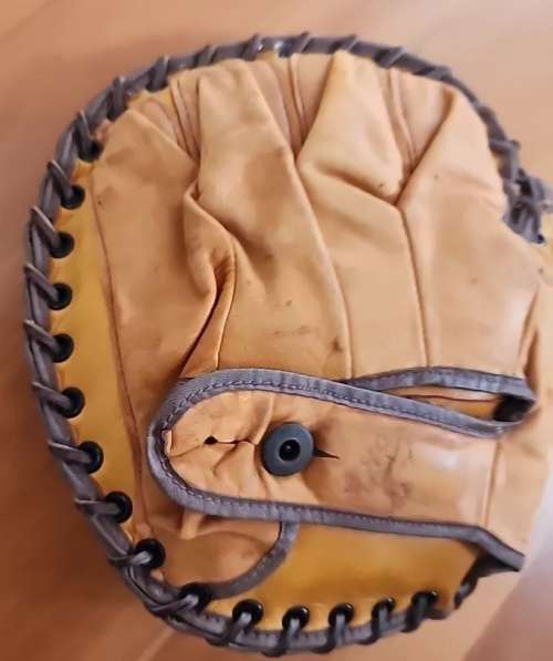Graton & Knight 567C Catchers Mitt Back