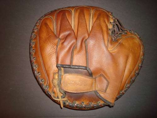 Leo Gabby Hartnett Catchers Mitt Back