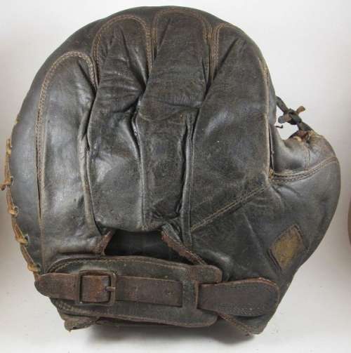 Ratsch Peerless Catchers Mitt Back