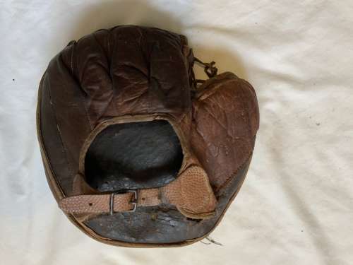 Sewn Pocket Catchers Mitt Back