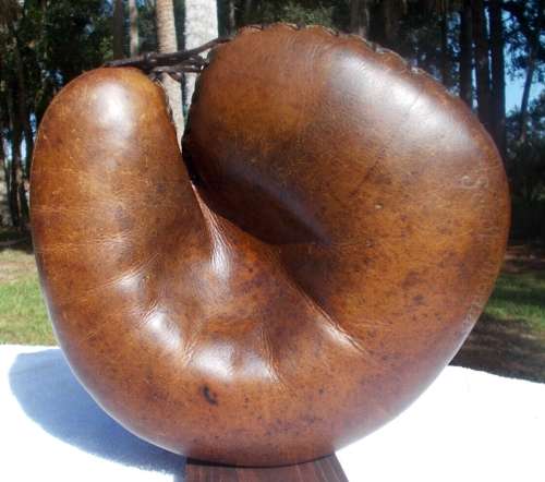 Western Sporting Goods Catchers Mitt Front