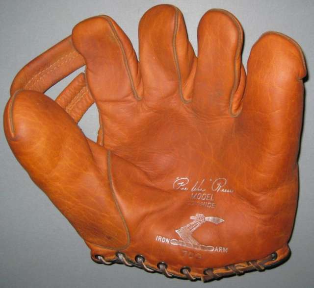 Pee Wee Reese Iron Arm 70G Front