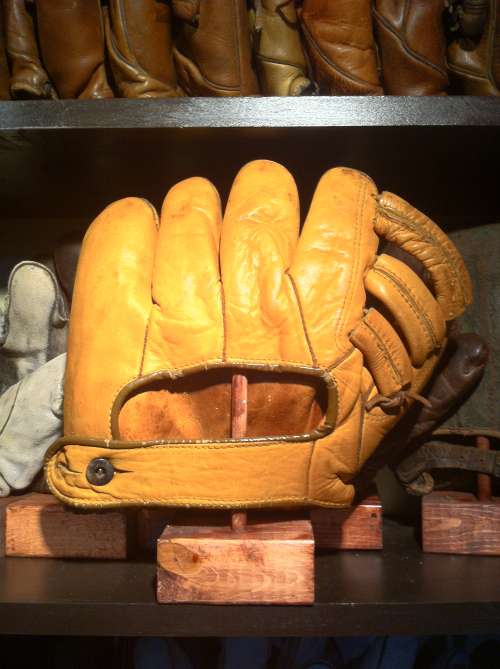 Phil Rizzuto Westerns G1330 Back