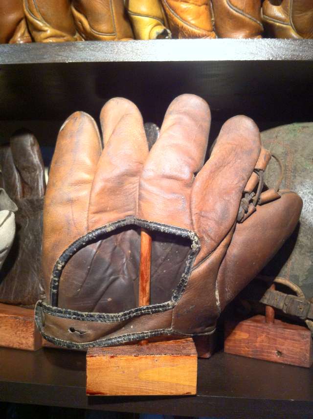 Sport King 5F3 Crown Manufacturing Back