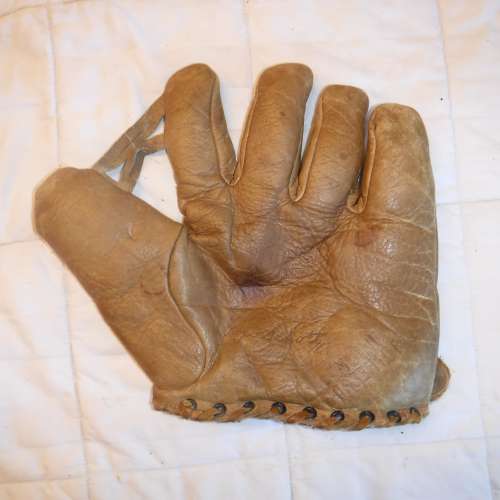 Gene Schott Pennant 26 Front