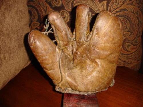 3 Finger Brown Front