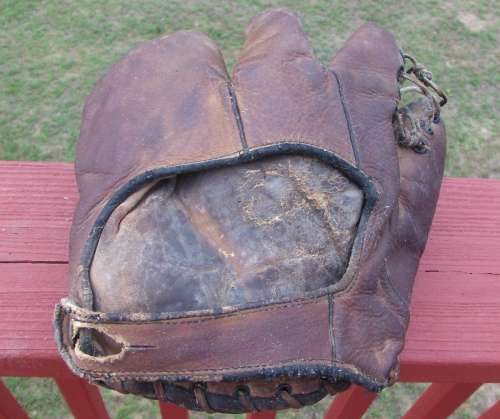 Burgundy 3 Finger Back