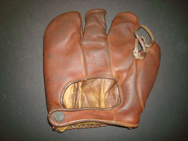 Carl Mays Goldsmith 68 3 Finger Back