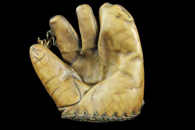 Carl Mays Goldsmith 68 3 Finger Front