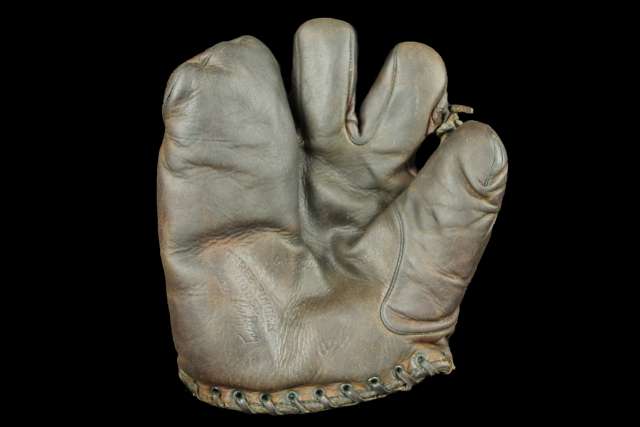 Chas. Ruffing Wilson-Western 623 3 Finger Model Front