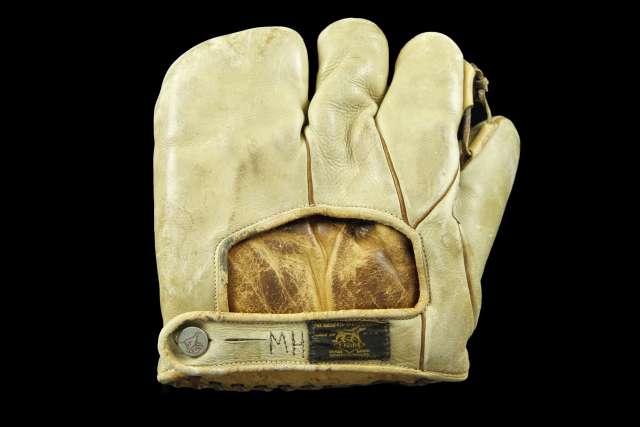 D&M G759 Wapiti 3 Finger Back