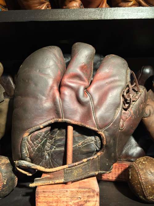 Howard Ehmke D&M 3 Finger Back