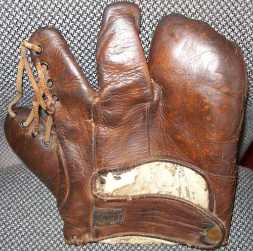 Jimmy Dykes Reach Three Finger Back