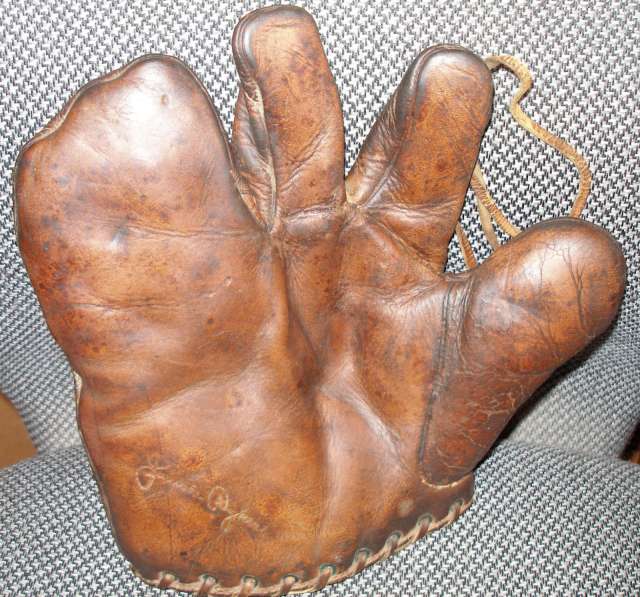 Jimmy Dykes Reach Three Finger Front