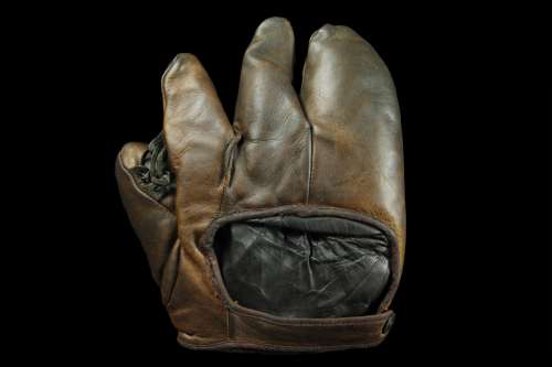 Montreal 3 Finger Back