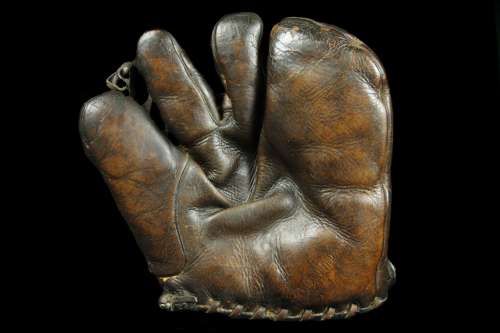 Rabbit Maranville R.H. Macy 3 Finger Front