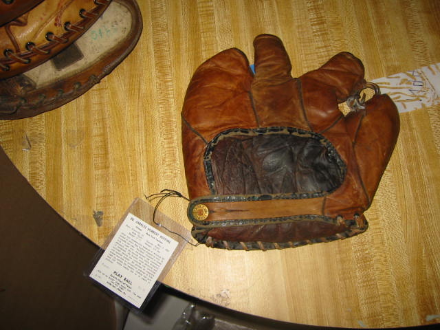 Red Ruffing Wilson 632 Back