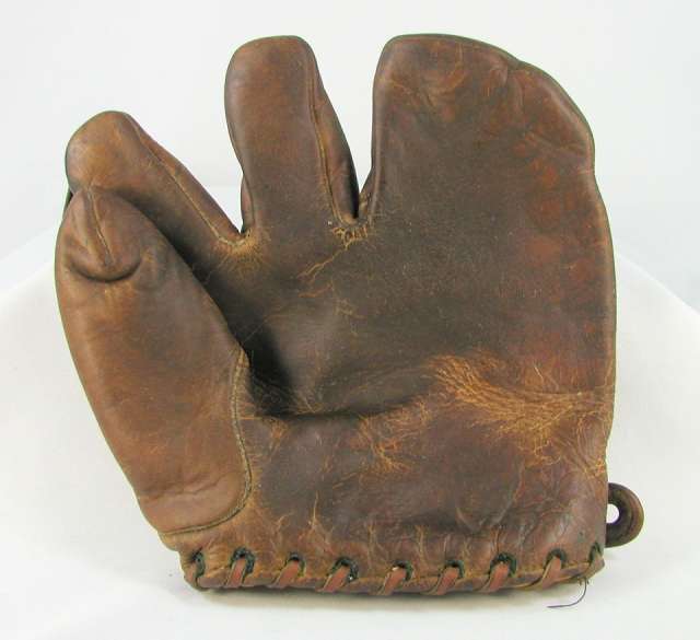 Spalding TG Big League 3 Finger Front