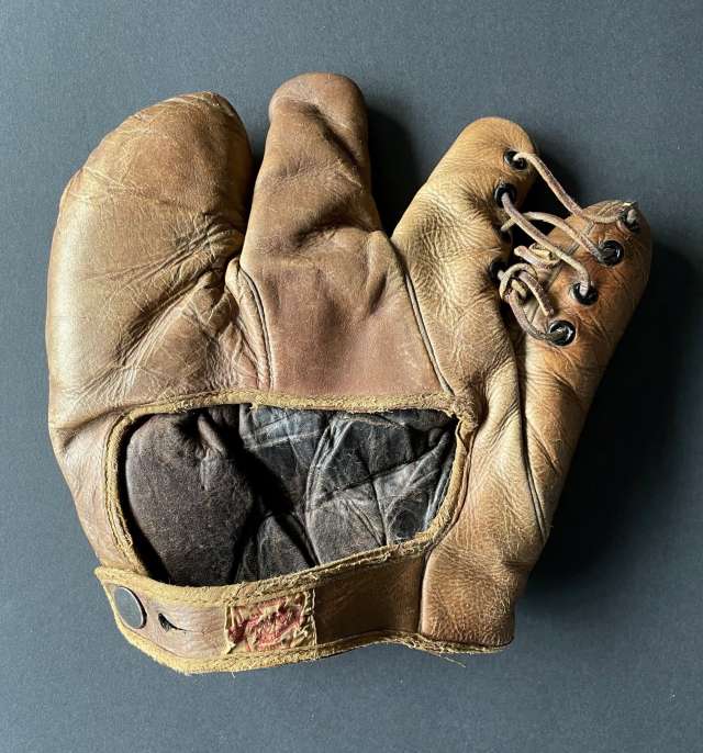 Wally Gilbert Tryon 3F 3 Finger Back