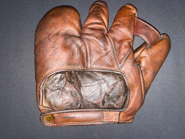 Walter Duster Mails Rawlings 3F Back