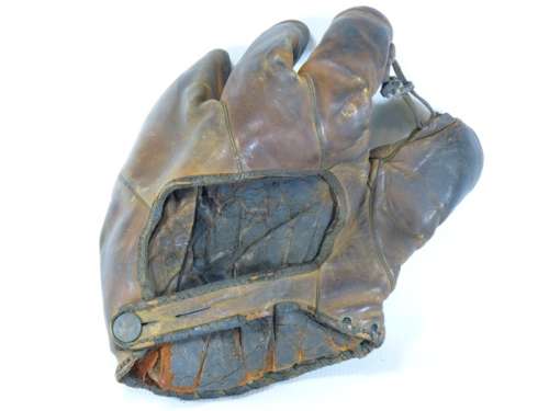 Wilson Western Three Finger Back