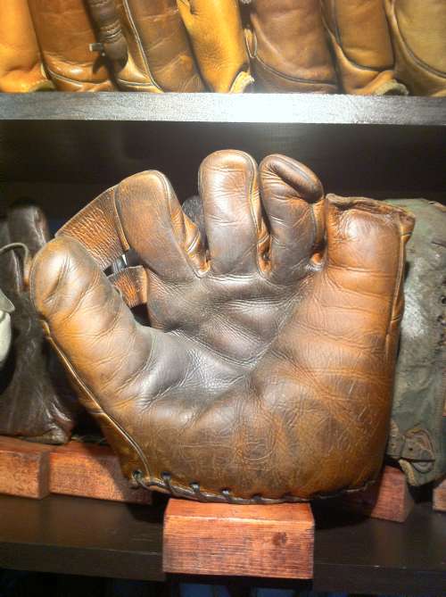 Spalding Marvel 202 Pro Form With Rainey Web Front