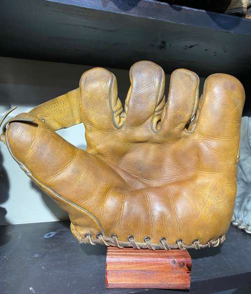 Spalding Pro Form Rainey Trap Web Front