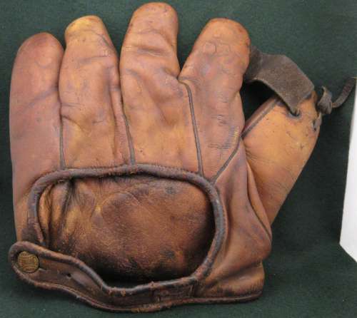 Spalding Rainey Trap Web Back