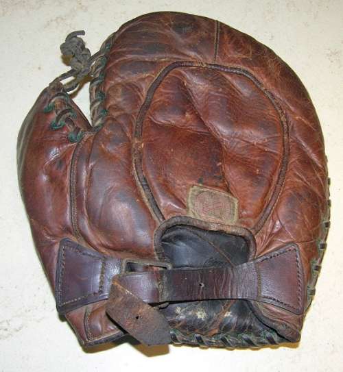 George Sisler Rawlings Back