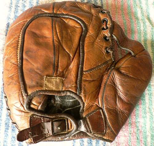 Jim Bottomley Rawlings Basemitt Back