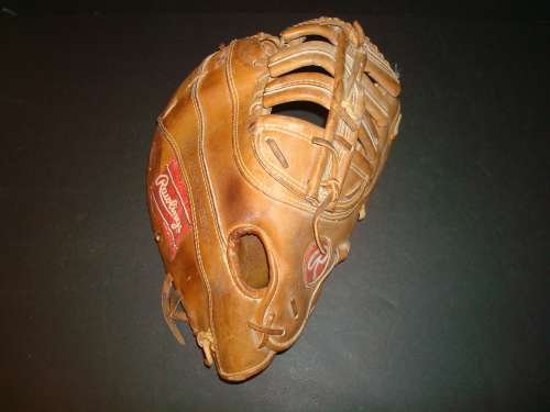 Rawlings PRO-9FB Heart of the Hide Basemitt Back