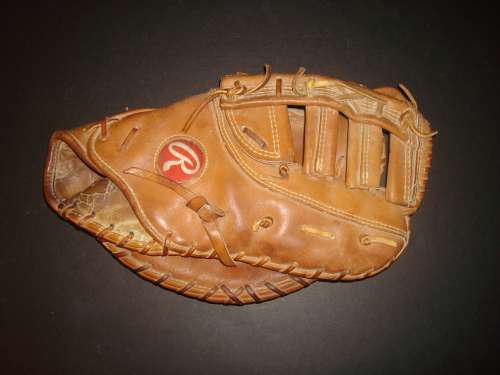 Rawlings PRO-9FB Heart of the Hide Basemitt Side