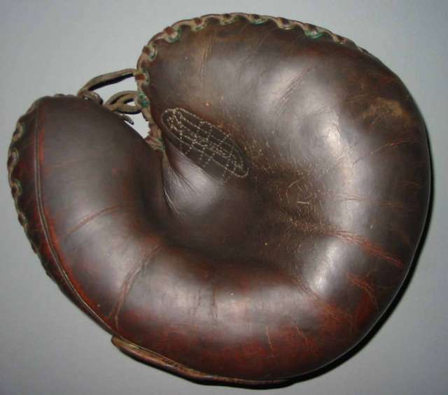 Rawlings Snap Heel Front