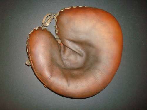 Cy Perkins Rawlings Catchers Mitt Front