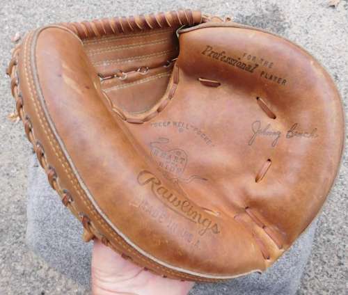 Johnny Bench Rawlings Catchers Mitt Front