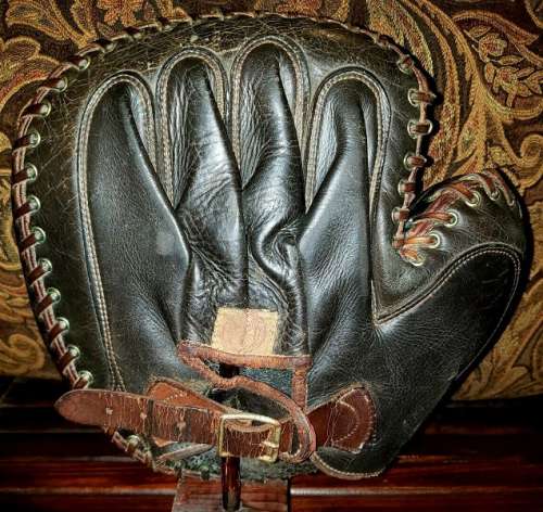 Rawlings 10 OL Catchers Mitt Back
