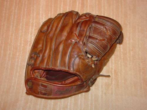 Harvey Haddix Rawlings HH The Kitten Back