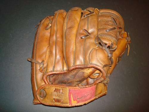 Harvey Haddix Rawlings HH The Kitten Back