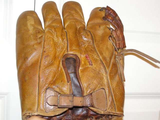 Pepper Martin Rawlings 400V Back