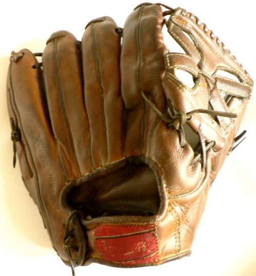 Rawlings Big 8 Back