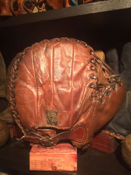 Reach 4R Basemitt Back