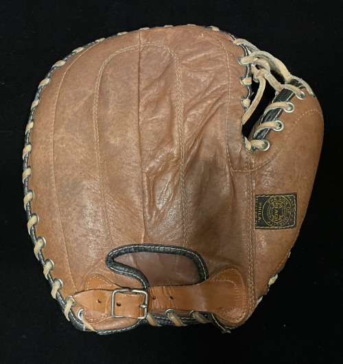 Reach Basemitt Back