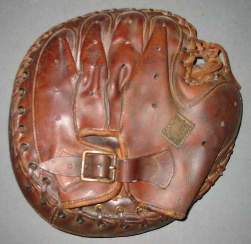 Reach Catchers Mitt Back