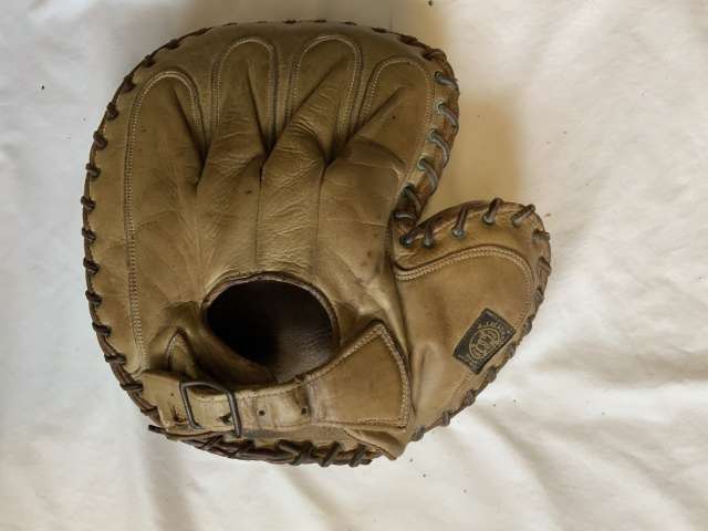 Reach 38 Catchers Mitt Back
