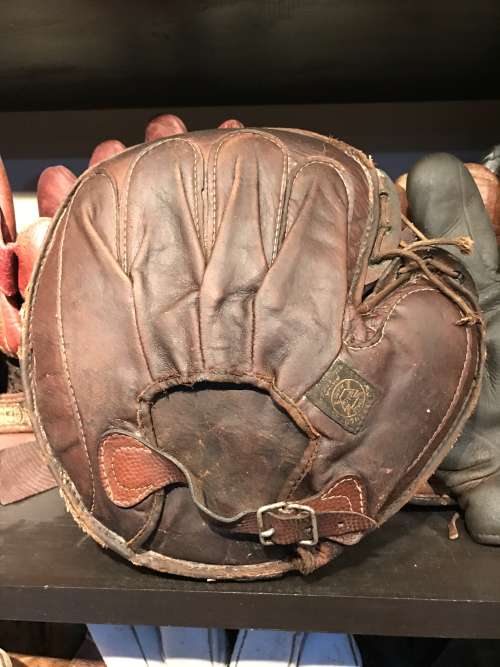 Reach Catchers Mitt Back