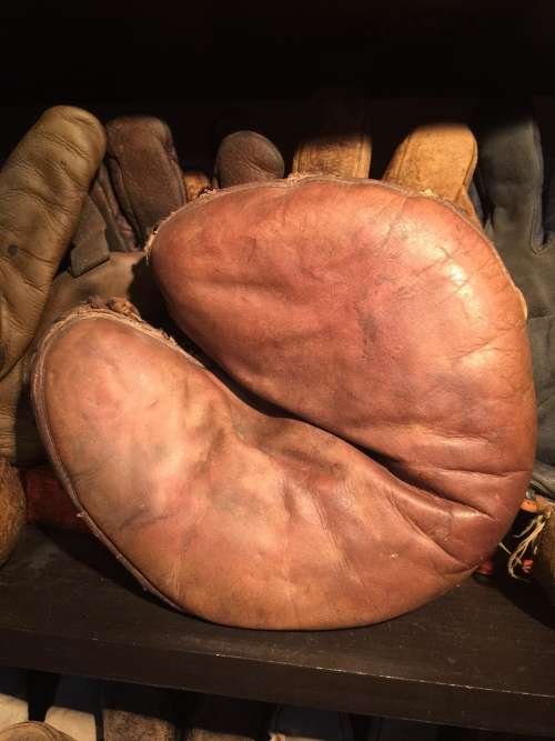 Reach Catchers Mitt Light Front