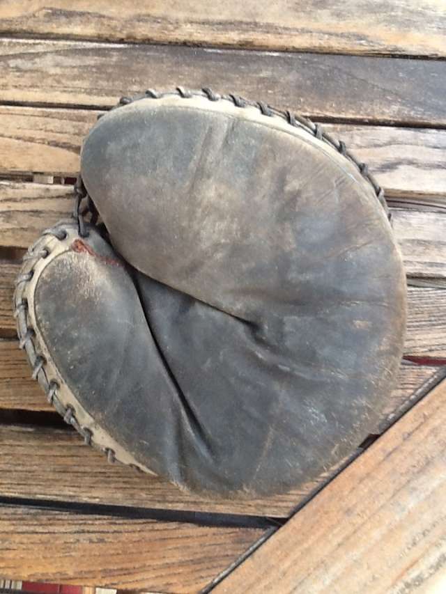 Reach Light Catchers Mitt Front